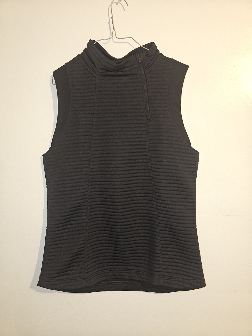 Under Armour Black Sleeveless Quilted Mock Neck Vest